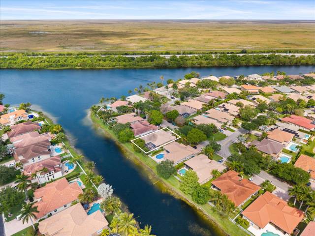 Wyndham Lakes West
