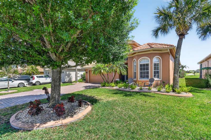 3 bedroom Single Family Residence at 332 NW Stratford Lane, St James Golf Club Pod F Phase 1, Port St. Lucie — photo 3