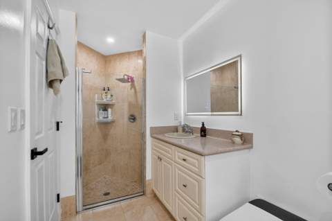 1084 Aspri Way, Riviera Beach FL - photo 22 of 78