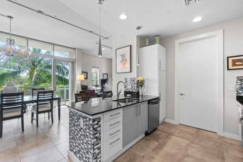 335 SE 6th Avenue #304, Delray Beach FL - photo 7 of 35