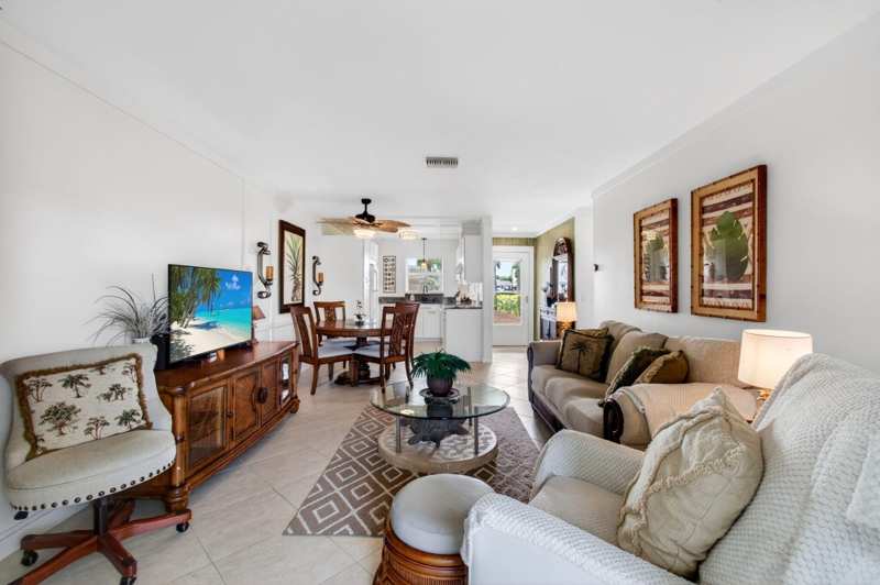 2 bedroom Villa at 2533 Dudley Dr W #Unit E, Cresthaven Villas, West Palm Beach — photo 1