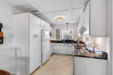 2533 Dudley Dr W #Unit E, West Palm Beach FL - photo 17 of 96