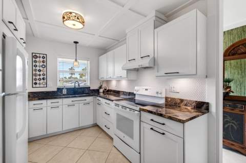 2533 Dudley Dr W #Unit E, West Palm Beach FL - photo 18 of 96