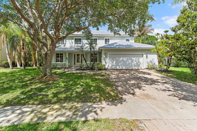 5 bedroom Single Family Residence at 1138 SW Lighthouse Drive, Harbour Pointe, Palm City — photo 1