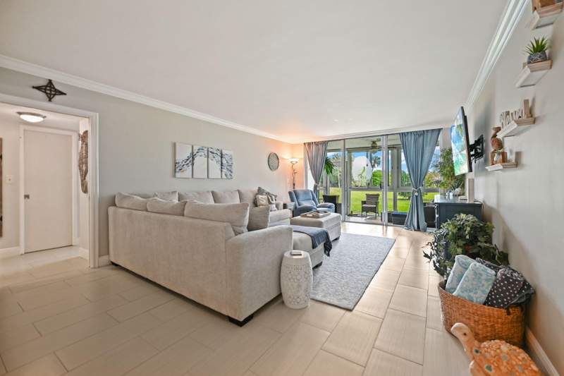 3 bedroom Condominium at 800 Cypress Boulevard ##103, No 91 Palm-Aire Country Club, Pompano Beach — photo 3