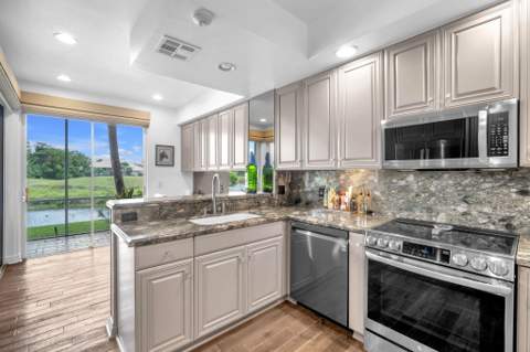 11813 Pebblewood Drive, Wellington FL - photo 8 of 42