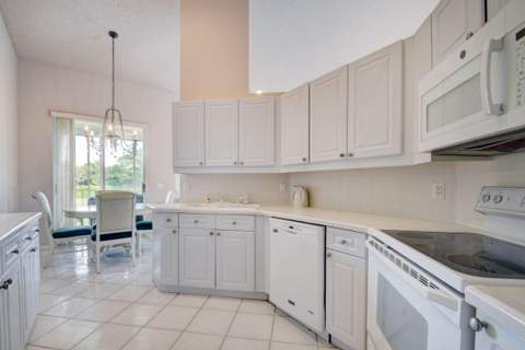 10220 Andover Coach Circle #H2, Lake Worth FL - photo 12 of 79