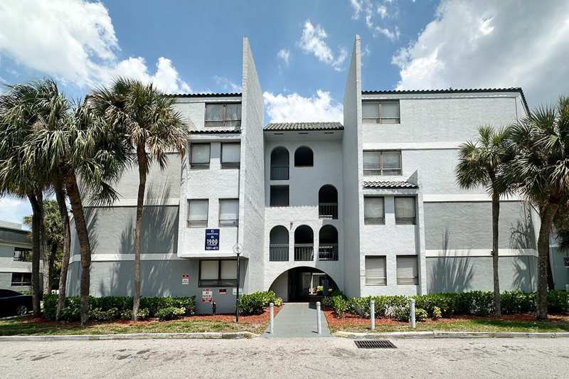2 bedroom Condominium at 1900 N Congress Avenue #105, Presidential Golfview Condo, West Palm Beach — photo 1