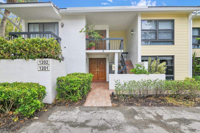 3 bedroom Condominium at 6760 Willow Wood Drive #1201, Willow Wood Gardens, Boca Raton — photo 3