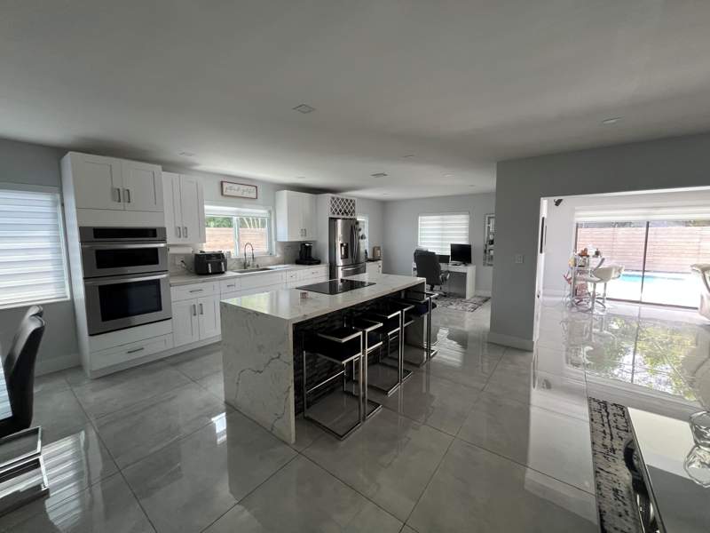 4 bedroom Single Family Residence at 6800 SW 7th Place, Kimberly Village Section Three, North Lauderdale — photo 2