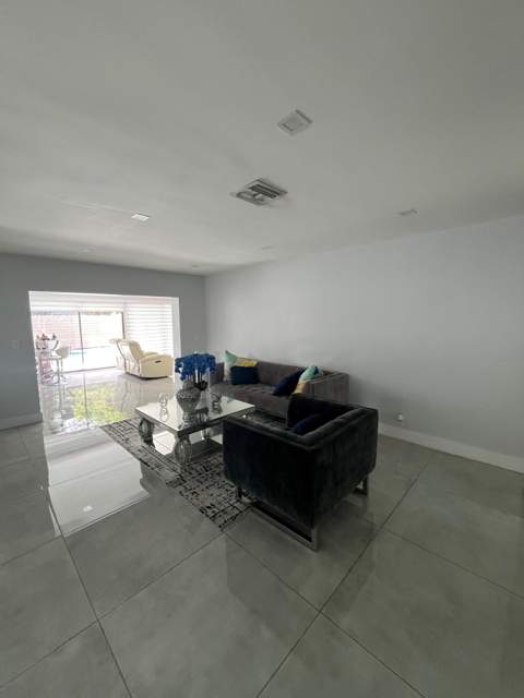 6800 SW 7th Place, North Lauderdale FL - photo 7 of 17