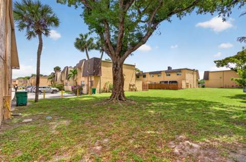 5646 Blueberry Court #23, Lauderhill FL - photo 23 of 36