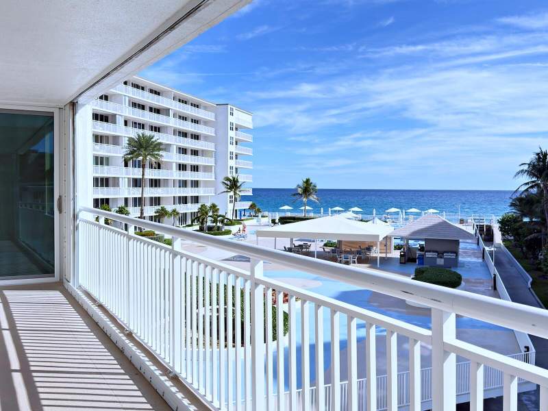2 bedroom Condominium at 3546 S Ocean Boulevard #410, Barclay Condo, South Palm Beach — photo 2