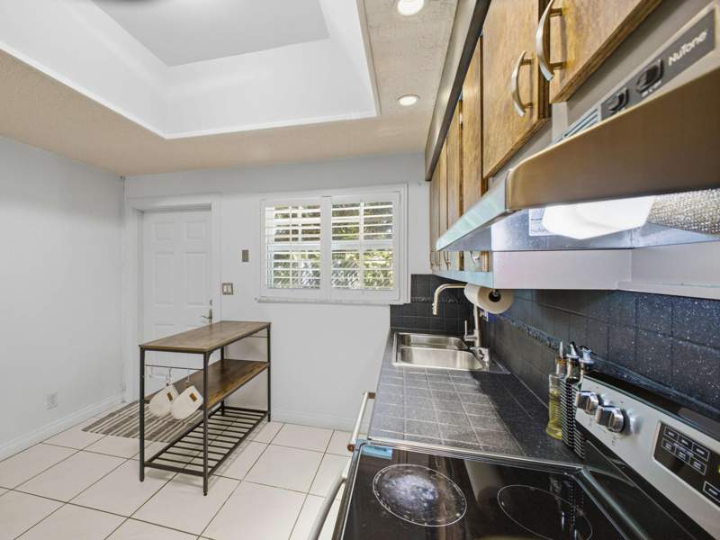2 bedroom Condominium at 2200 Monroe Street #24, Palm Townhouse Condo, Hollywood — photo 4