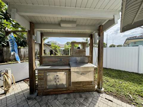 2560 NE 20th Street, Pompano Beach FL - photo 21 of 24