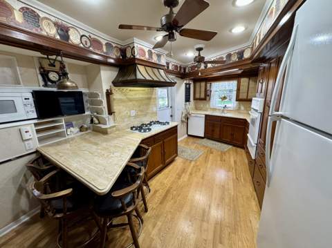2560 NE 20th Street, Pompano Beach FL - photo 8 of 24