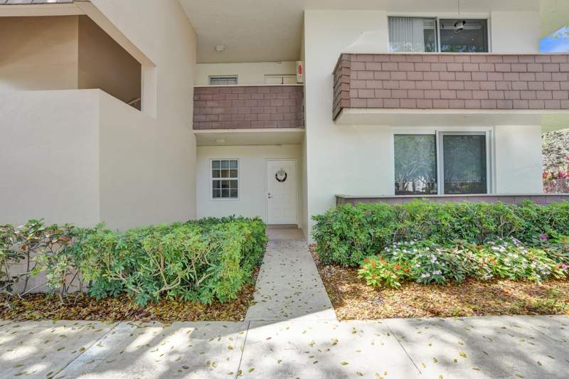 3 bedroom Condominium at 3621 Oaks Clubhouse Drive #101, No 74 Palm-Aire Country Club, Pompano Beach — photo 2