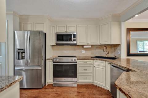 3621 Oaks Clubhouse Drive #101, Pompano Beach FL - photo 10 of 47