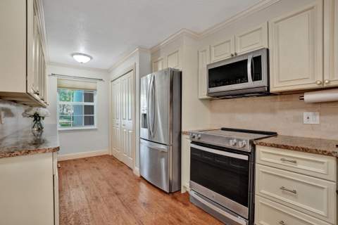3621 Oaks Clubhouse Drive #101, Pompano Beach FL - photo 11 of 47