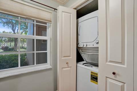 3621 Oaks Clubhouse Drive #101, Pompano Beach FL - photo 13 of 47