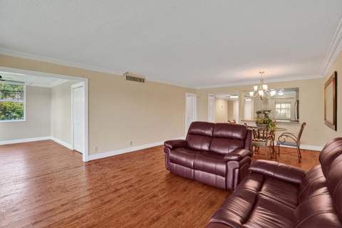 3621 Oaks Clubhouse Drive #101, Pompano Beach FL - photo 19 of 47