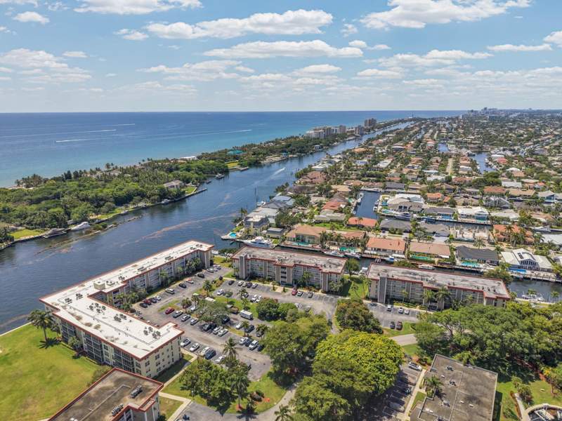 2 bedroom Condominium at 3050 NE 48th Court #305, No 1 Palm-Aire At Coral Key, Lighthouse Point — photo 2