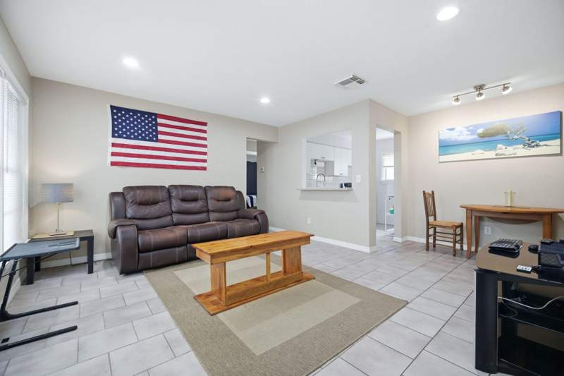 2 bedroom Single Family Residence at 2120 Taylor Street, HOLLYWOOD LITTLE RANCHES, Hollywood — photo 3