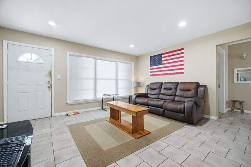 2 bedroom Single Family Residence at 2120 Taylor Street, HOLLYWOOD LITTLE RANCHES, Hollywood — photo 4