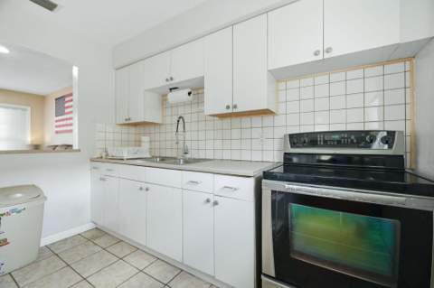 2120 Taylor Street, Hollywood FL - photo 12 of 30