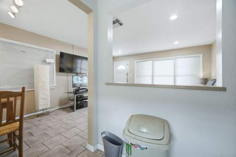 2120 Taylor Street, Hollywood FL - photo 13 of 30
