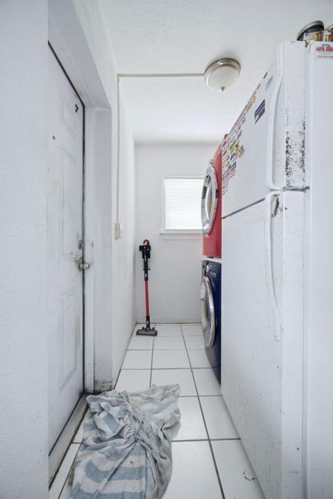 2120 Taylor Street, Hollywood FL - photo 14 of 30