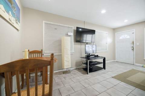 2120 Taylor Street, Hollywood FL - photo 15 of 30