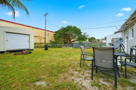 2120 Taylor Street, Hollywood FL - photo 21 of 30