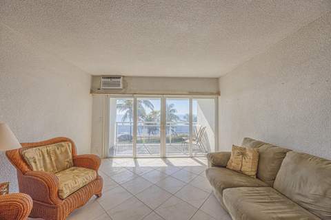 500 SE 21st Avenue #403, Deerfield Beach FL - photo 8 of 35