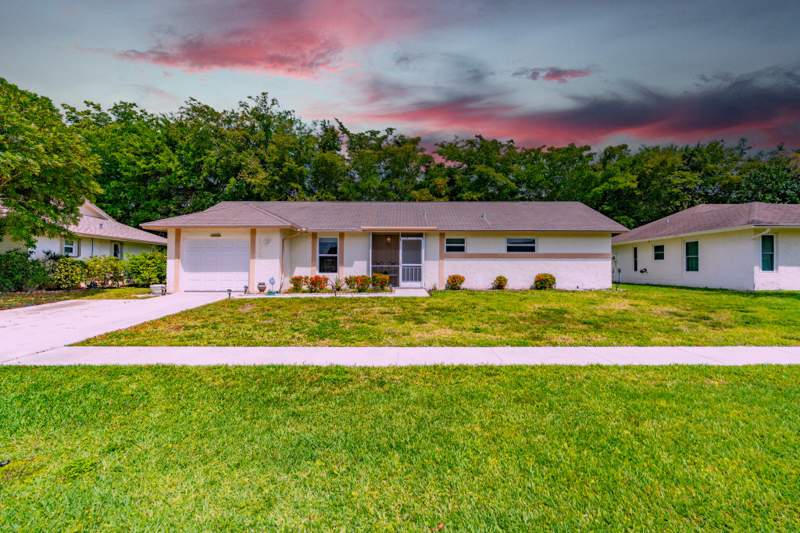 2 bedroom Single Family Residence at 14759 Hideaway Lane, Coco Wood Lakes Sec 3, Delray Beach — photo 3