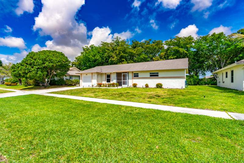 2 bedroom Single Family Residence at 14759 Hideaway Lane, Coco Wood Lakes Sec 3, Delray Beach — photo 4