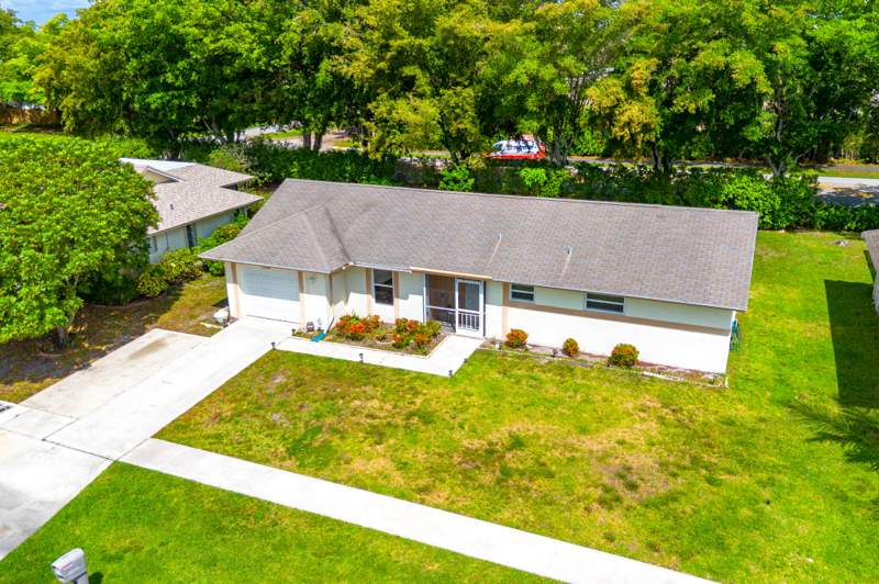 2 bedroom Single Family Residence at 14759 Hideaway Lane, Coco Wood Lakes Sec 3, Delray Beach — photo 5
