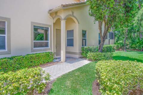 7084 Torrey Pines Circle, Port St. Lucie FL - photo 6 of 50