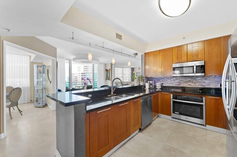 3 bedroom Condominium at 350 SE 2nd Street #1870, 350 Las Olas Place, Fort Lauderdale — photo 3