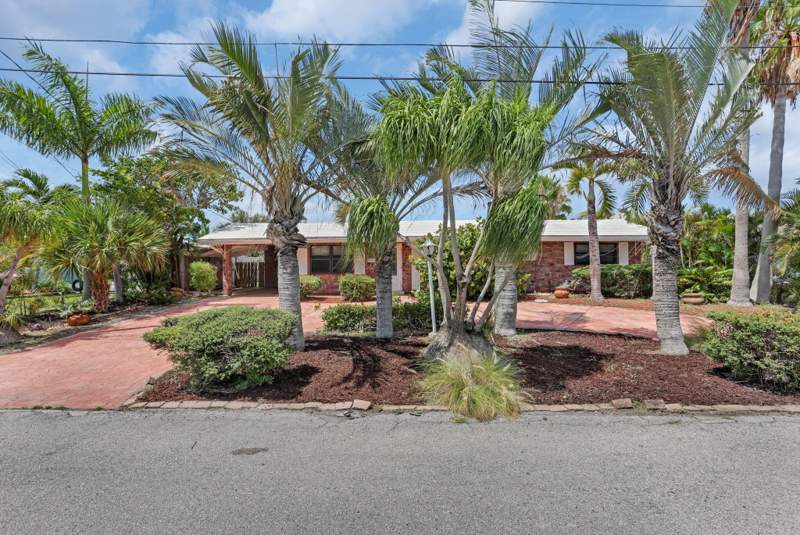 4 bedroom Single Family Residence at 1701 NE 63rd Court, Boulevard Park Isles Sec 1, Fort Lauderdale — photo 2