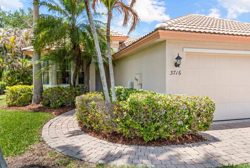 4 bedroom Single Family Residence at 3716 NW Deer Oak Drive, Jensen Beach Golf And Country Club, Jensen Beach — photo 3