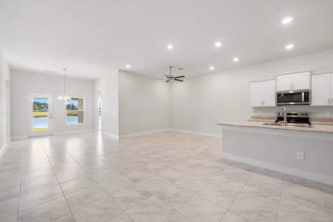8605 Giovanni Avenue, Fort Pierce FL - photo 11 of 24