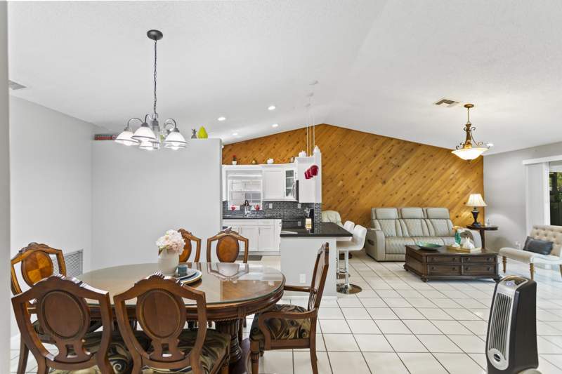 4 bedroom Single Family Residence at 8620 NW 48th Street, City Of Lauderhill Sec 1, Lauderhill — photo 4