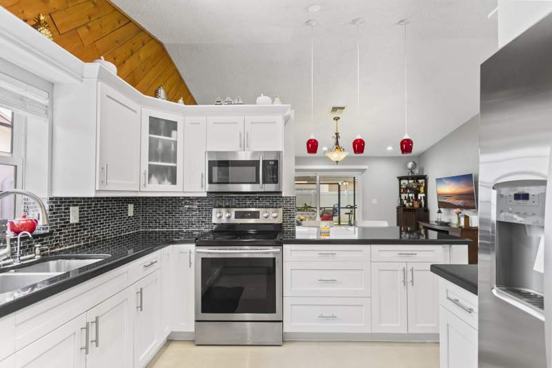 4 bedroom Single Family Residence at 8620 NW 48th Street, City Of Lauderhill Sec 1, Lauderhill — photo 2
