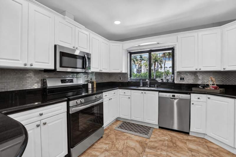 3 bedroom Condominium at 4310 S Ocean Boulevard #B, Ceaire Condo, Highland Beach — photo 3