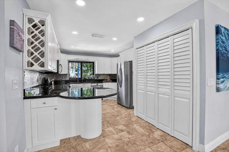 3 bedroom Condominium at 4310 S Ocean Boulevard #B, Ceaire Condo, Highland Beach — photo 4