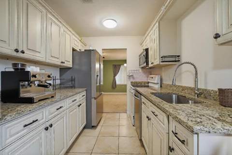 6309 Summer Sky Lane, Greenacres FL - photo 9 of 22