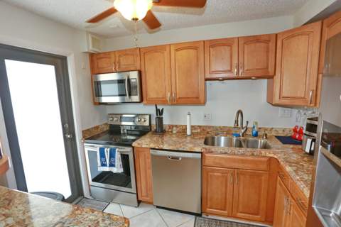 801 N Ocean Boulevard #803, Pompano Beach FL - photo 11 of 40
