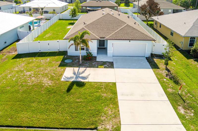 4 bedroom Single Family Residence at 4633 SW Savona Boulevard, Port St Lucie Section 33, Port St. Lucie — photo 3