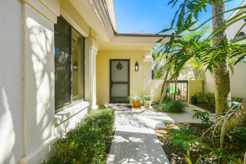 3 bedroom Single Family Residence at 137 Harbourside Circle, River, Jupiter — photo 2